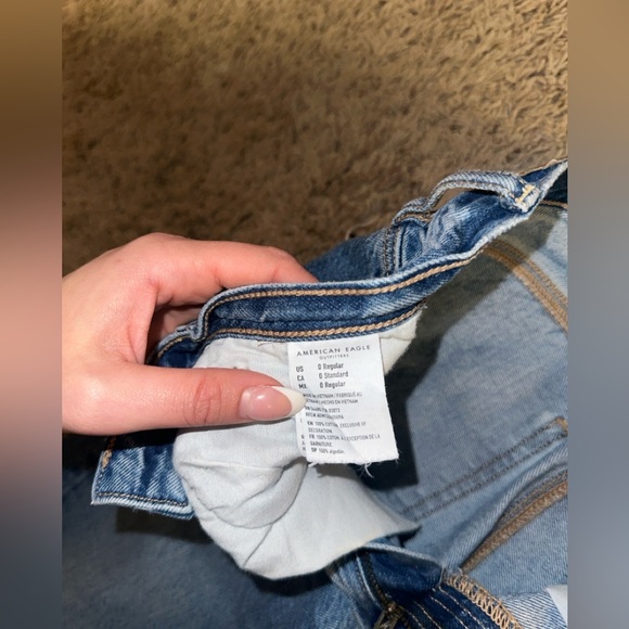 AE Ripped '90s Boyfriend Jean - Picture 11 of 15